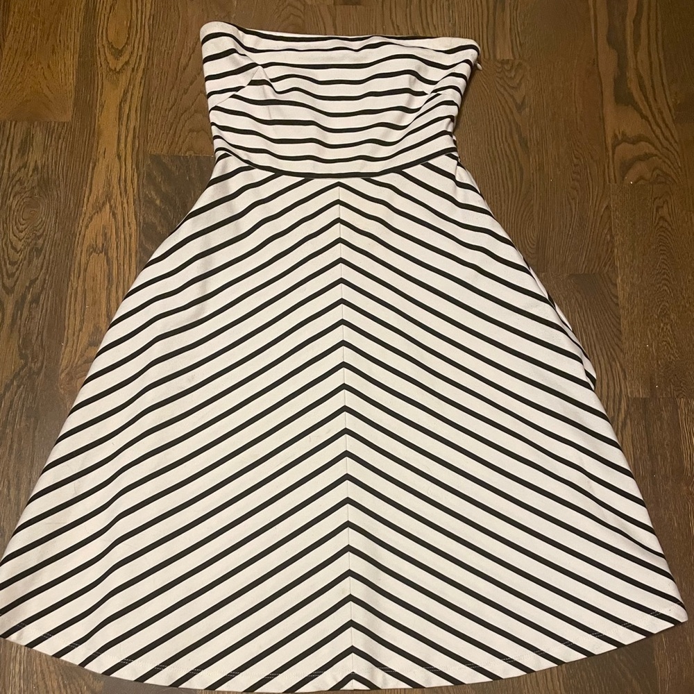 Strapless dress